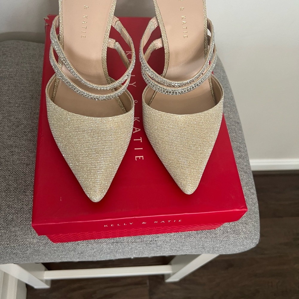 Kelly & Katie Glittering Gold Pointed Heels